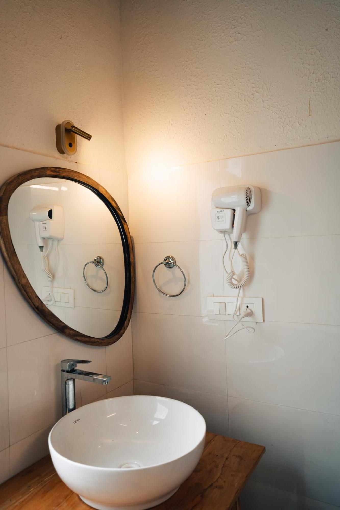 Apartament Soho House Jibhi Zewnętrze zdjęcie